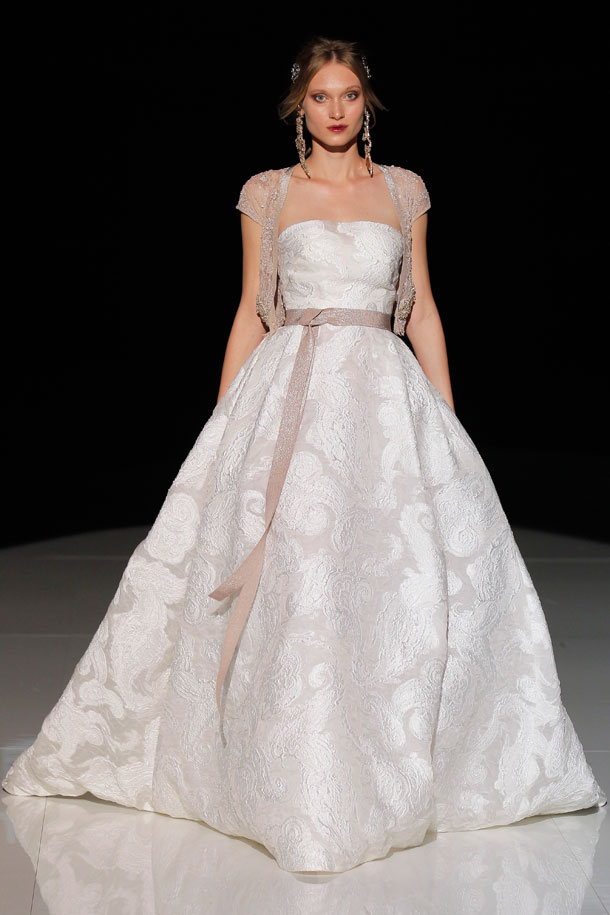 ilovebrides.pt Jesus Peiro 2018 Barcelona Bridal Fashion Week 2017